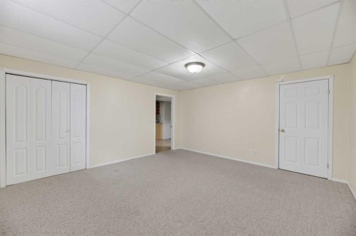 1514 Mary Place, Didsbury, AB - Indoor Photo Showing Other Room