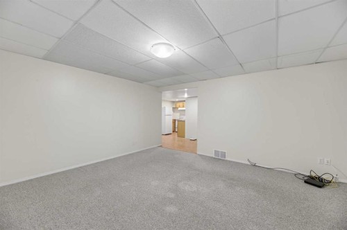 1514 Mary Place, Didsbury, AB - Indoor Photo Showing Other Room