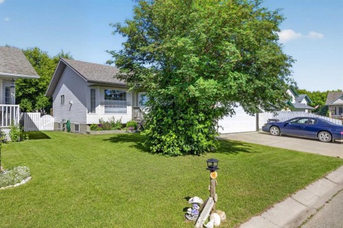 1514 Mary Place, Didsbury, AB - Outdoor