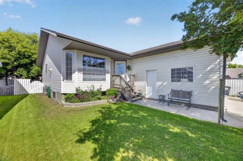 1514 Mary Place, Didsbury, AB - Outdoor