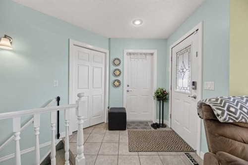 1514 Mary Place, Didsbury, AB - Indoor