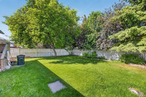 1514 Mary Place, Didsbury, AB - Outdoor