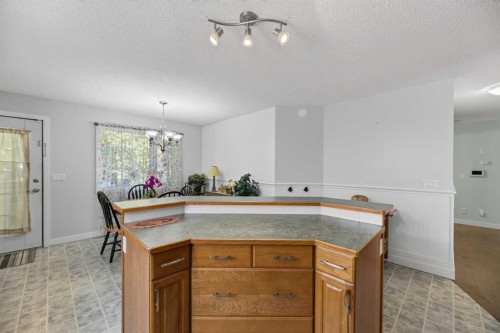 1514 Mary Place, Didsbury, AB - Indoor Photo Showing Kitchen