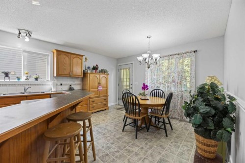 1514 Mary Place, Didsbury, AB - Indoor Photo Showing Other Room