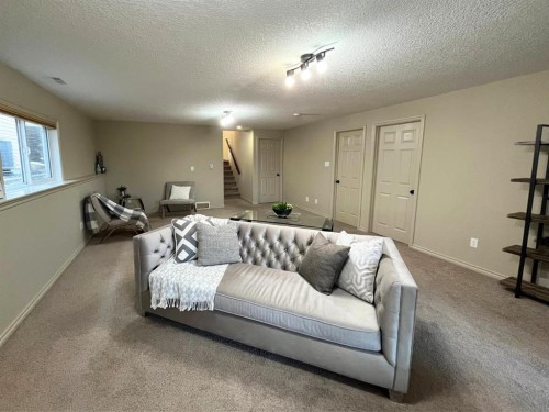 226 Gateway Manor South, Lethbridge, AB - Indoor