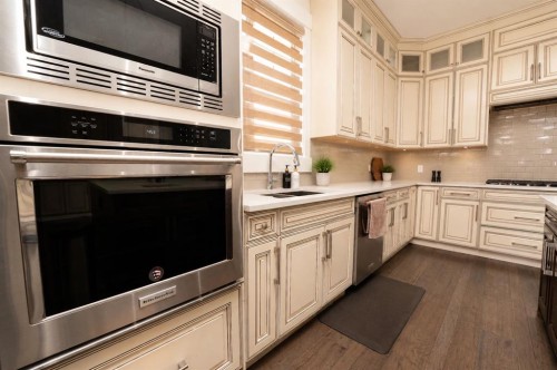 772 East Lakeview Road, Chestermere, AB - Indoor Photo Showing Kitchen