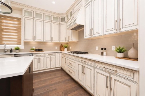 772 East Lakeview Road, Chestermere, AB - Indoor Photo Showing Kitchen With Upgraded Kitchen