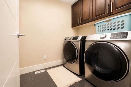 772 East Lakeview Road, Chestermere, AB - Indoor Photo Showing Laundry Room