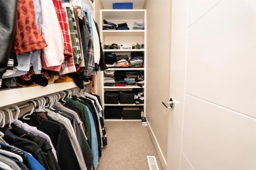 772 East Lakeview Road, Chestermere, AB - Indoor With Storage