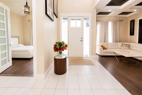 772 East Lakeview Road, Chestermere, AB - Indoor