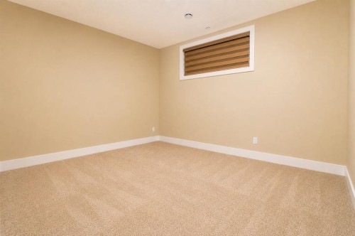 772 East Lakeview Road, Chestermere, AB - Indoor Photo Showing Other Room