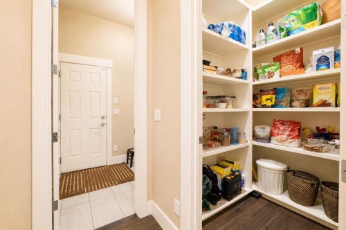 772 East Lakeview Road, Chestermere, AB - Indoor With Storage