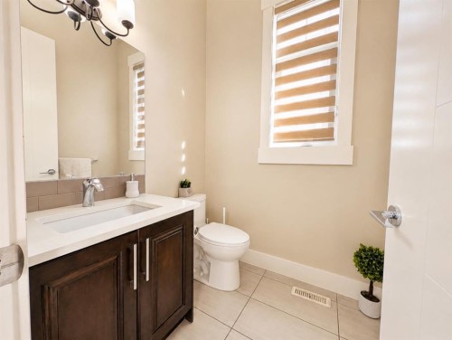 772 East Lakeview Road, Chestermere, AB - Indoor Photo Showing Bathroom