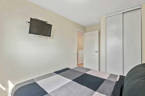 37 Erin Woods Place Se, Calgary, AB - Indoor