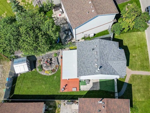 37 Erin Woods Place Se, Calgary, AB - Outdoor