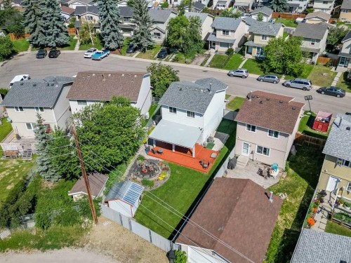 37 Erin Woods Place Se, Calgary, AB - Outdoor