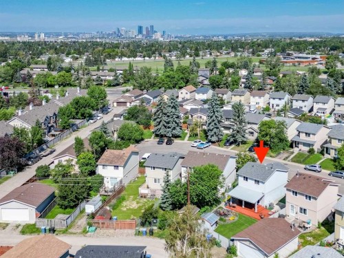 37 Erin Woods Place Se, Calgary, AB - Outdoor With View