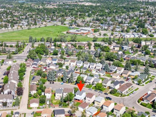 37 Erin Woods Place Se, Calgary, AB - Outdoor With View