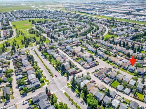 37 Erin Woods Place Se, Calgary, AB - Outdoor With View