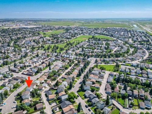 37 Erin Woods Place Se, Calgary, AB - Outdoor With View