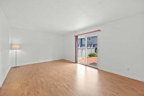605-6223 31 Avenue Nw, Calgary, AB - Indoor Photo Showing Other Room