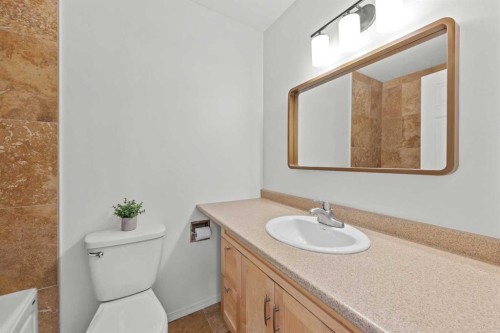 605-6223 31 Avenue Nw, Calgary, AB - Indoor Photo Showing Bathroom