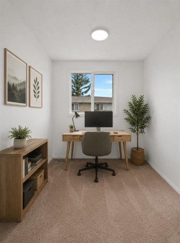 605-6223 31 Avenue Nw, Calgary, AB - Indoor Photo Showing Office