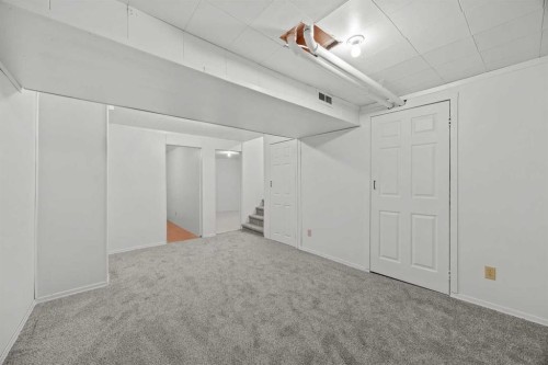 605-6223 31 Avenue Nw, Calgary, AB - Indoor Photo Showing Other Room
