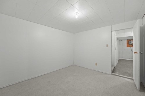 605-6223 31 Avenue Nw, Calgary, AB - Indoor Photo Showing Other Room