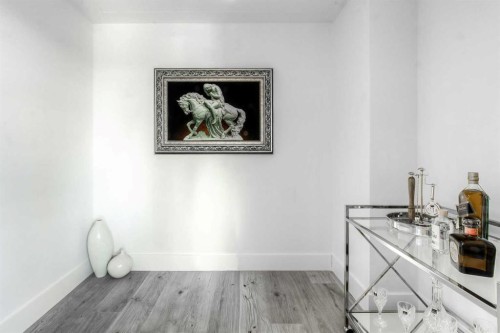 807-46 9 Street Ne, Calgary, AB - Indoor