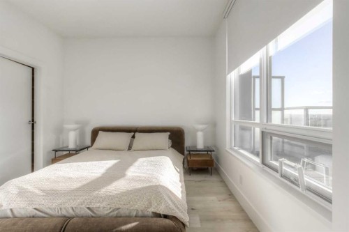 807-46 9 Street Ne, Calgary, AB - Indoor Photo Showing Bedroom