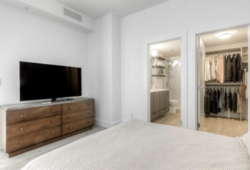 807-46 9 Street Ne, Calgary, AB - Indoor Photo Showing Bedroom