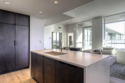 807-46 9 Street Ne, Calgary, AB - Indoor