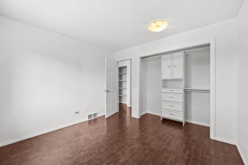 28 Templegreen Bay Ne, Calgary, AB - Indoor Photo Showing Other Room