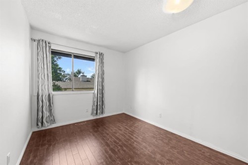 28 Templegreen Bay Ne, Calgary, AB - Indoor Photo Showing Other Room