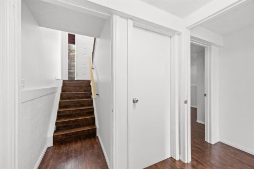 28 Templegreen Bay Ne, Calgary, AB - Indoor Photo Showing Other Room