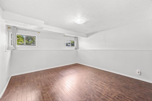 28 Templegreen Bay Ne, Calgary, AB - Indoor Photo Showing Other Room
