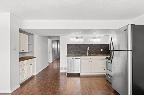 28 Templegreen Bay Ne, Calgary, AB - Indoor Photo Showing Kitchen