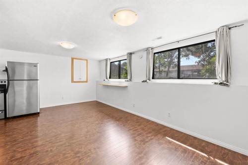28 Templegreen Bay Ne, Calgary, AB - Indoor Photo Showing Other Room