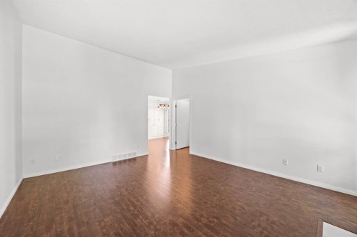 28 Templegreen Bay Ne, Calgary, AB - Indoor Photo Showing Other Room