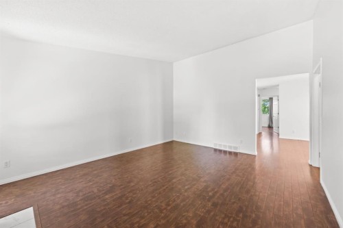 28 Templegreen Bay Ne, Calgary, AB - Indoor Photo Showing Other Room