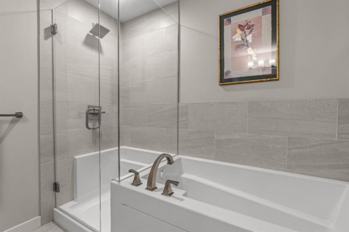 102-707 Spring Creek Drive, Canmore, AB - Indoor Photo Showing Bathroom