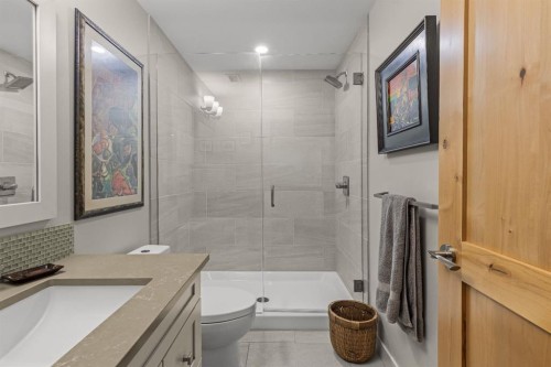 102-707 Spring Creek Drive, Canmore, AB - Indoor Photo Showing Bathroom