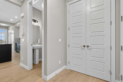 120 Southbow Avenue, Cochrane, AB - Indoor Photo Showing Other Room