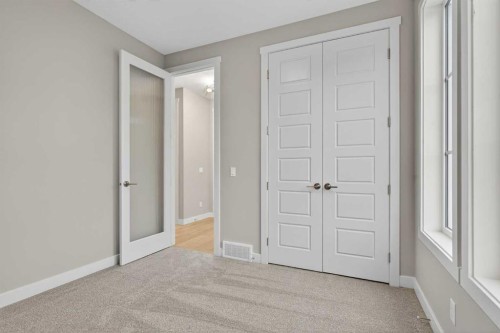 120 Southbow Avenue, Cochrane, AB - Indoor Photo Showing Other Room