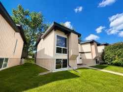 129 Oaktree Lane SW Calgary, AB T2V 4E5