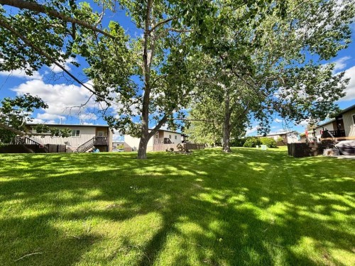 129 Oaktree Lane Sw, Calgary, AB 