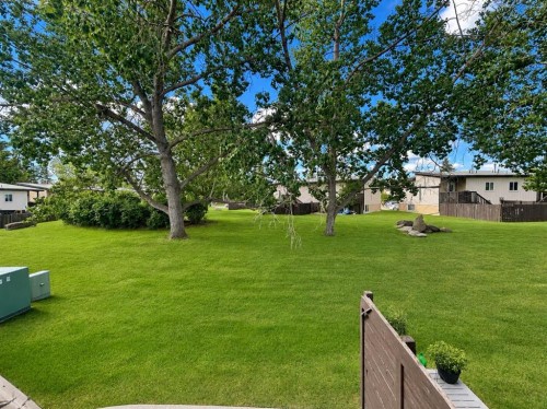 129 Oaktree Lane Sw, Calgary, AB 