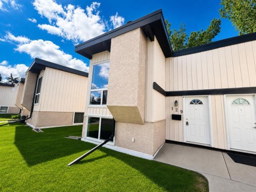 129 Oaktree Lane Sw, Calgary, AB 