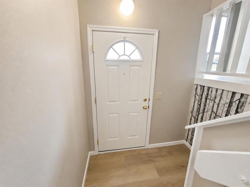 129 Oaktree Lane Sw, Calgary, AB 